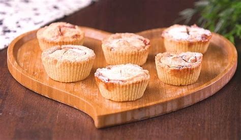 Bir Kere Denediğinizde Sürekli Yapmak İsteyeceksiniz: Çilekli Muffin Tart Nasıl Yapılır?